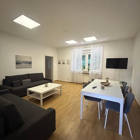 Gemuetliche Ferienwohnung - Voll Ausgestattet, Zentral Aber Ruhig ! Wuppertal Exterior foto
