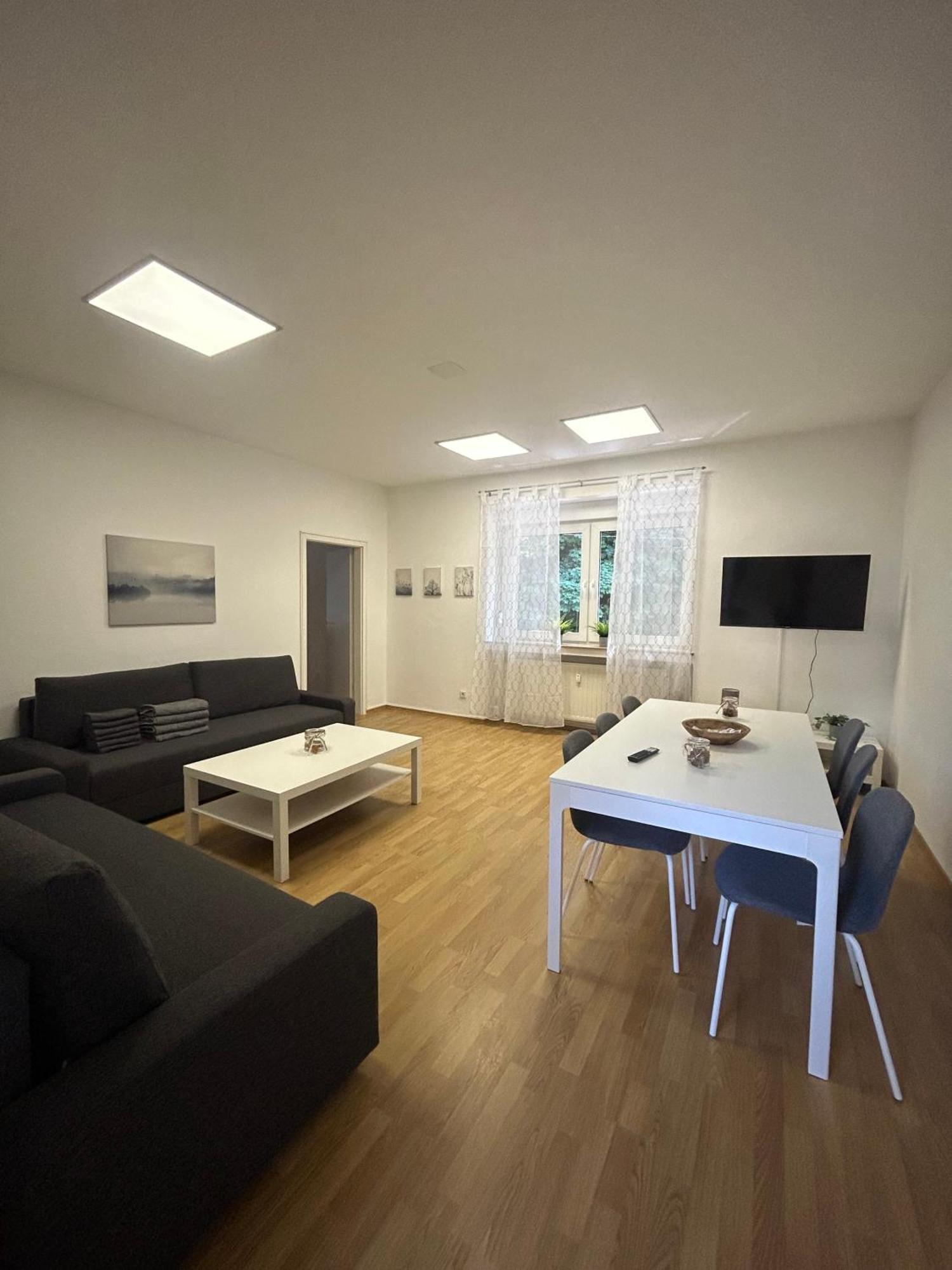 Gemuetliche Ferienwohnung - Voll Ausgestattet, Zentral Aber Ruhig ! Wuppertal Exterior foto