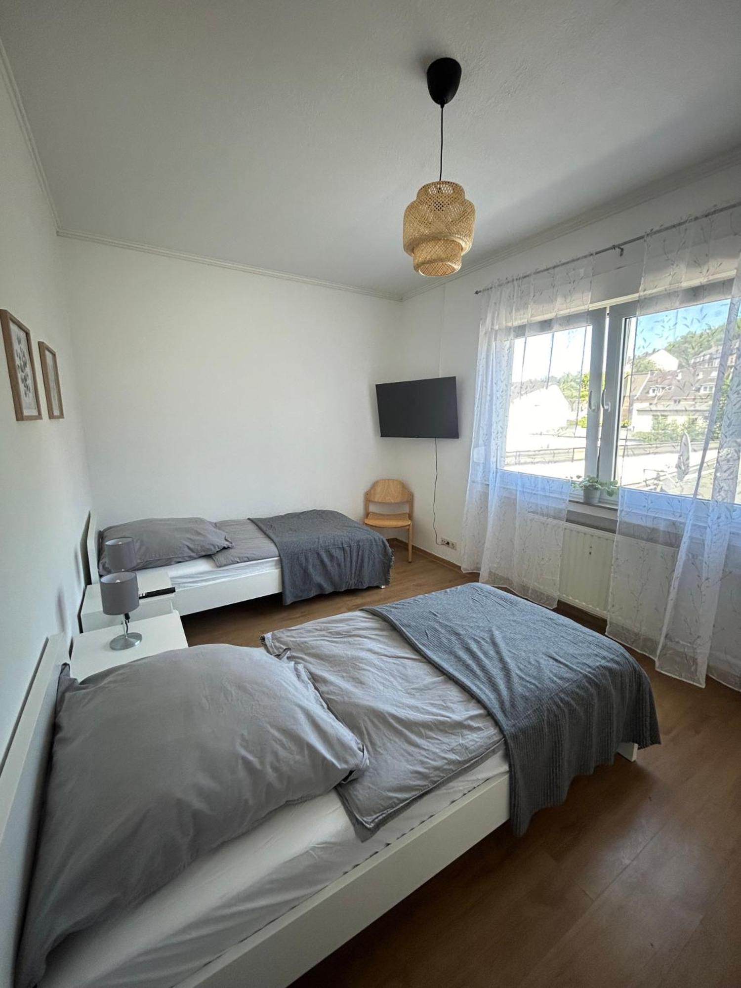 Gemuetliche Ferienwohnung - Voll Ausgestattet, Zentral Aber Ruhig ! Wuppertal Exterior foto