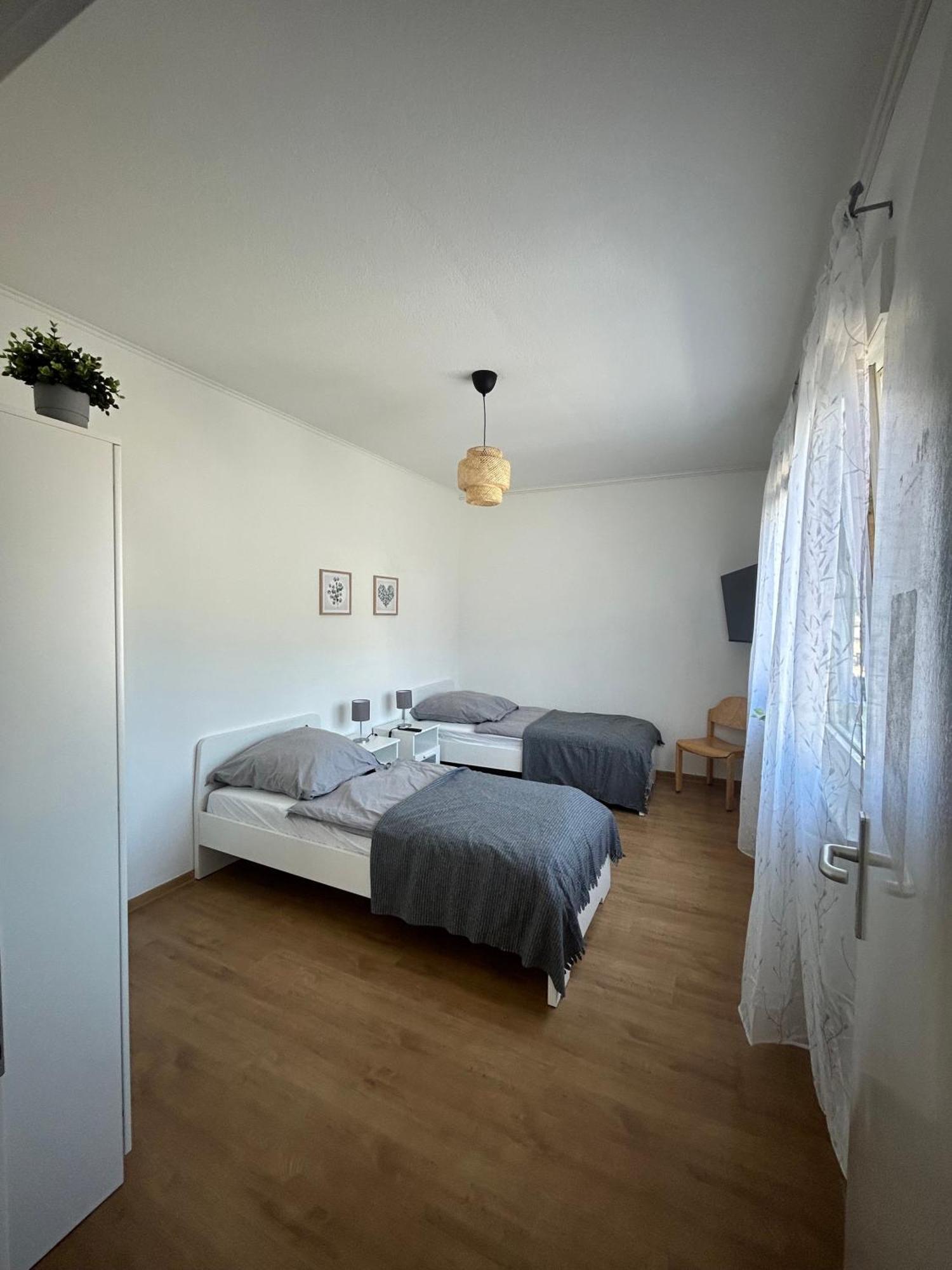Gemuetliche Ferienwohnung - Voll Ausgestattet, Zentral Aber Ruhig ! Wuppertal Exterior foto