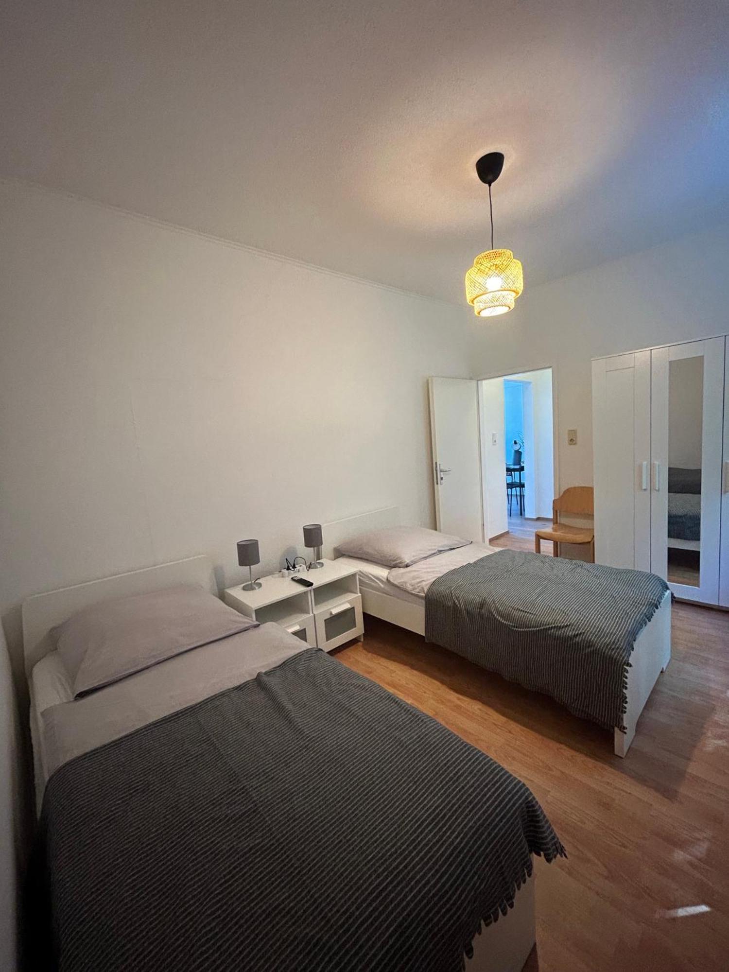 Gemuetliche Ferienwohnung - Voll Ausgestattet, Zentral Aber Ruhig ! Wuppertal Exterior foto