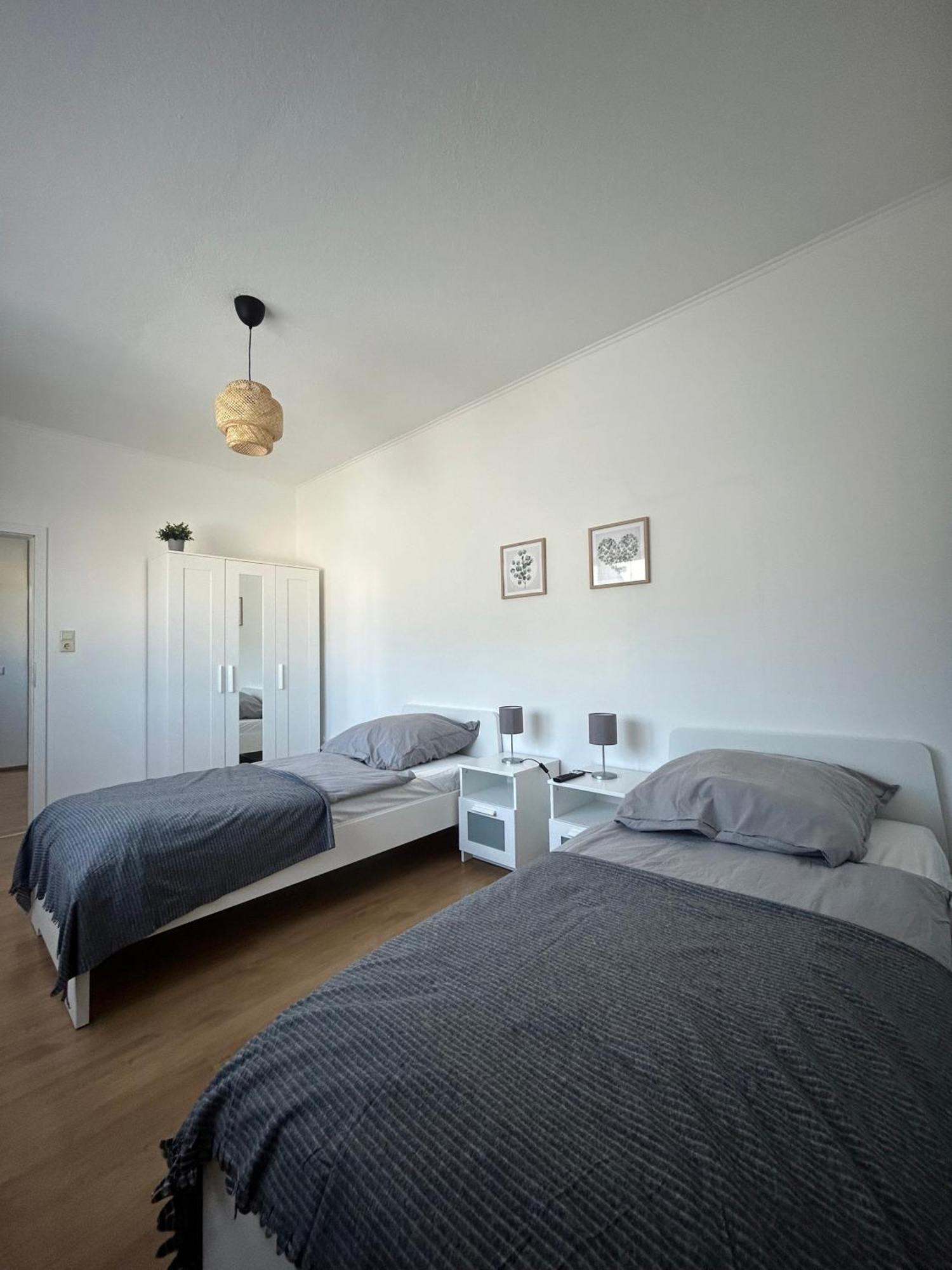 Gemuetliche Ferienwohnung - Voll Ausgestattet, Zentral Aber Ruhig ! Wuppertal Exterior foto